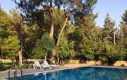 สระว่ายน้ำ 2 Lovely Summer House With Shared Pool in Kepez