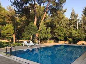 สระว่ายน้ำ 4 Lovely Summer House With Shared Pool in Kepez