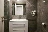 In-room Bathroom Phaedrus Living Luxury Suite Nicosia 502
