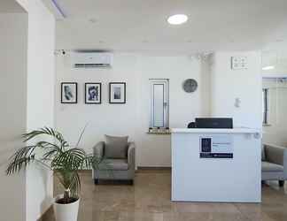 Sảnh chờ 2 Phaedrus Living Luxury Suite Nicosia 503