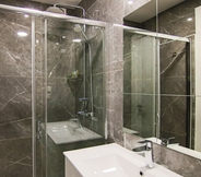 In-room Bathroom 7 Phaedrus Living Luxury Suite Nicosia 508