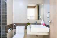 In-room Bathroom Annie  Apartment - Rivergate Resident