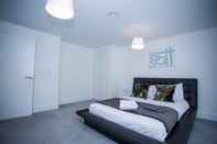 Bedroom STUNNING 2 BED APARTMENT WITH PARKING
