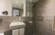 In-room Bathroom 3 acora Augsburg Living the City