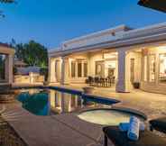 Others 2 Solstice by Avantstay Contemporary Oasis w/ Pool, Spa & Bar in Gated Community