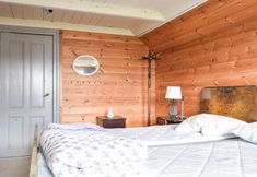 Others 3 Amazing Home in Vassøy With 3 Bedrooms and Wifi
