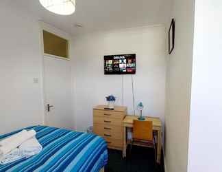 Bedroom 2 Victoria Heights - Beautiful 3-bed in Gillingham K