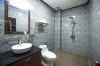 In-room Bathroom Vang Vieng Freedom Star Hotel