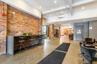 Lobby 4 GLOBALSTAY. Dundurn Lofts. Free parking. Gym