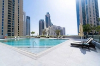 Kolam Renang SuperHost- Incredible Apartment Floating Over Dubai Harbour