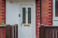 Exterior BV Comfy Spacious 3 Bedroom House At Tatton Street Manchester