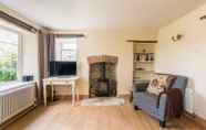 Ruang untuk Umum 5 Lovely Cosy Stone Cottage in Tetbury, Cotswolds