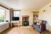 Ruang untuk Umum Lovely Cosy Stone Cottage in Tetbury, Cotswolds