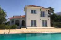 Swimming Pool Spacious Luxurious 4 Bedroomed Villa Karsayska