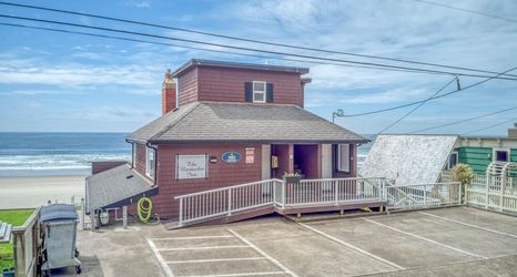 Exterior 2 Nantucket Inn 2 4 Combo