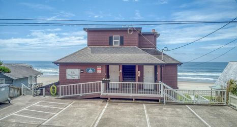 Exterior 2 Nantucket Inn 2 3 Combo