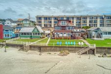 Exterior Nantucket Inn 2 5 Combo