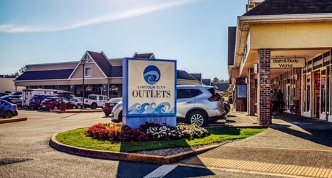 Exterior 2 Nantucket Inn 2 5 Combo