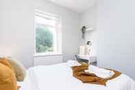 Kamar Tidur Contractor 4-bed House in Coventry