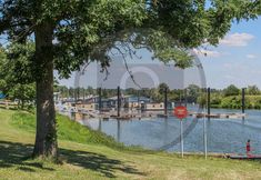 Khác 3 Beautiful Ship/boat in Ohé & Laak With 3 Bedrooms and Wifi