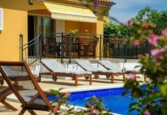 기타 4 Nice Home in Stokovci With 4 Bedrooms, Wifi and Outdoor Swimming Pool
