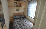 Bilik Tidur 3 Charming 3-bed Caravan Cymtydu