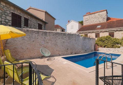 Others Awesome Apartment in Sutivan With 2 Bedrooms, Wifi and Outdoor Swimming Pool