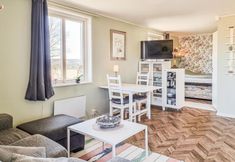 Others 5 Beautiful Home in Ljungskile With Jacuzzi, Wifi and 1 Bedrooms