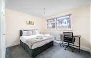 Bedroom 4 Spacious Pet Friendly 2-bed Apartment in Redhill