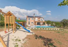 Others 3 Stunning Home in Ruzic With Wifi, 5 Bedrooms and Jacuzzi