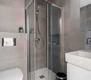 In-room Bathroom 6 Cute and Perfectly Planned Studio With Balcony in Sunny Porto All Yours