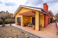 Exterior Papavero Rosso - Villa at the Foot of Mount Etna With Private Pool