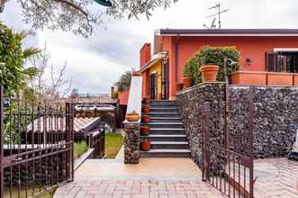 Exterior 4 Papavero Rosso - Villa at the Foot of Mount Etna With Private Pool