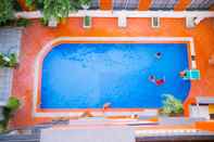 Swimming Pool Champion Hotel & Pub