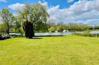 Common Space Waterfront Retreat in Hambleden