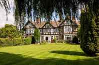 Exterior Waterfront Retreat in Hambleden