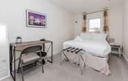 Bedroom 4 Central Modern Flat Sleeps 6 - Dedicated Parking