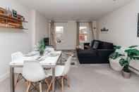 Common Space Central Modern Flat Sleeps 6 - Dedicated Parking