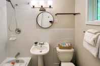 Phòng tắm bên trong Barefoot Villas Room 2 Owl