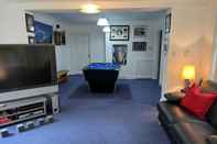 Common Space Beautiful 2 Bed Apt With Hot Tub in Blaydon Burn