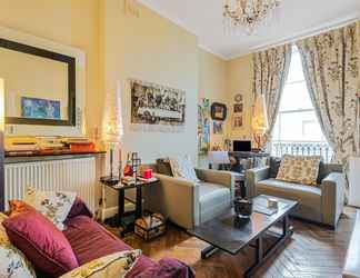 Lobby 2 Charming one Bedroom Flat Near Maida Vale by Underthedoormat