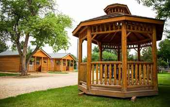 Others 4 Shire Valley Cabins, Charming Dayton Retreat (3 Options!)