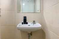 In-room Bathroom Lavish Studio At Springlake Summarecon Apartment