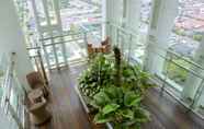 ล็อบบี้ 7 Stunning And Comfy 2Br At Sky Terrace Apartment