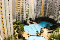 Swimming Pool Warm And Tranquil 2Br At Springlake Summarecon Bekasi Apartment