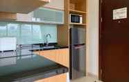 ห้องนอน 5 Nice And Homey 2Br At Menteng Park Apartment