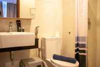 Toilet Kamar Nice And Cozy 1Br With Extra Room Apartment At Capitol Park Residence