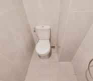 In-room Bathroom 3 Fancy And Nice Studio Apartment At Serpong Garden