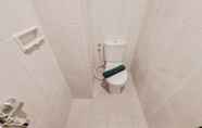 Toilet Kamar 7 Comfy And Minimalist Studio At Serpong Garden Apartment