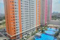 Swimming Pool Comfy And Best Deal 2Br At Green Pramuka City Apartment